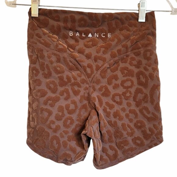 Balance Athletica leopard print velvet biker shorts Size S - Picture 6 of 6